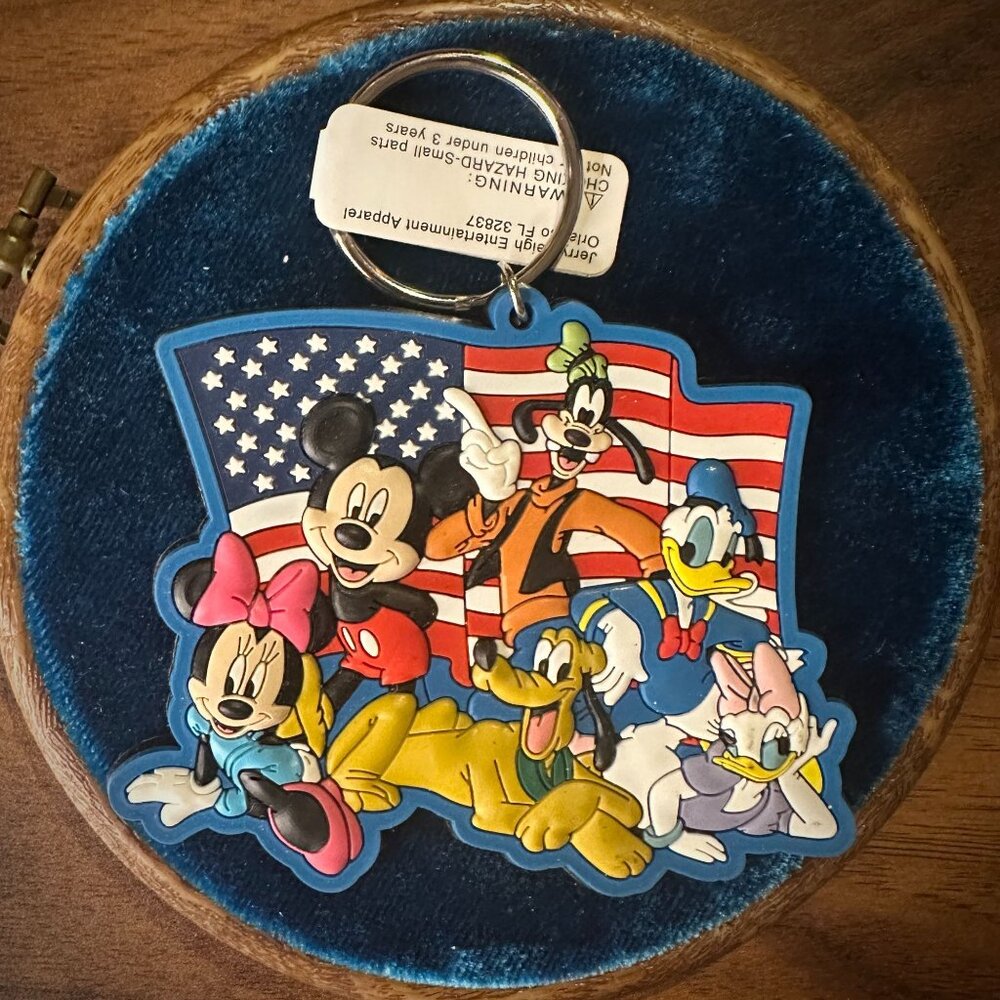Disney Keychain | Disney Mickey Mouse Group Portrait